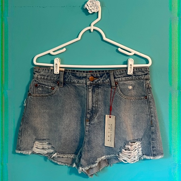 NWT Alice + Olivia Jeans Ripped Unfinished Denim Shorts
